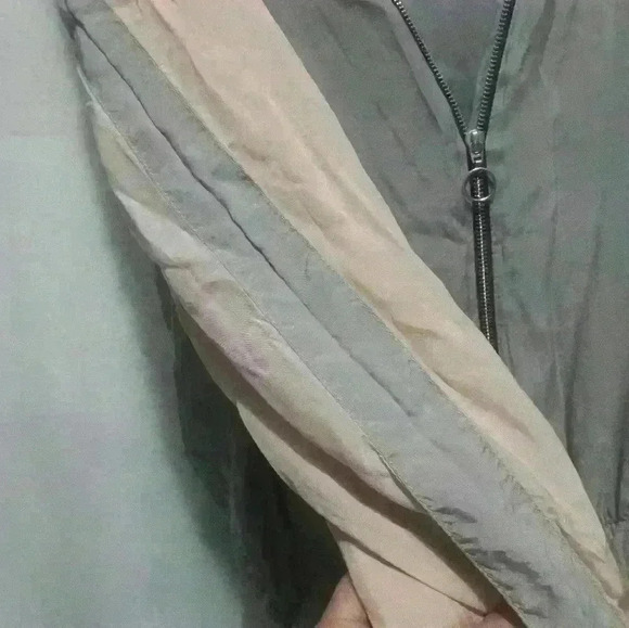 Zara woman pink and gray light jacket spring summer shiny material - Picture 4 of 6